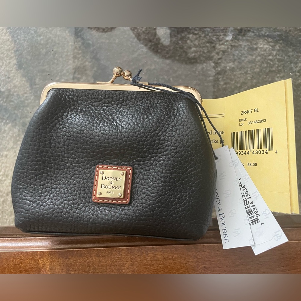 Kiss lock wallet